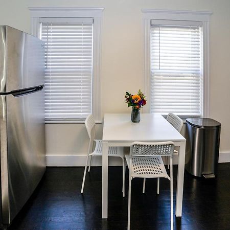 Modern Two Bedroom Condo - Boston Stoneham Екстер'єр фото