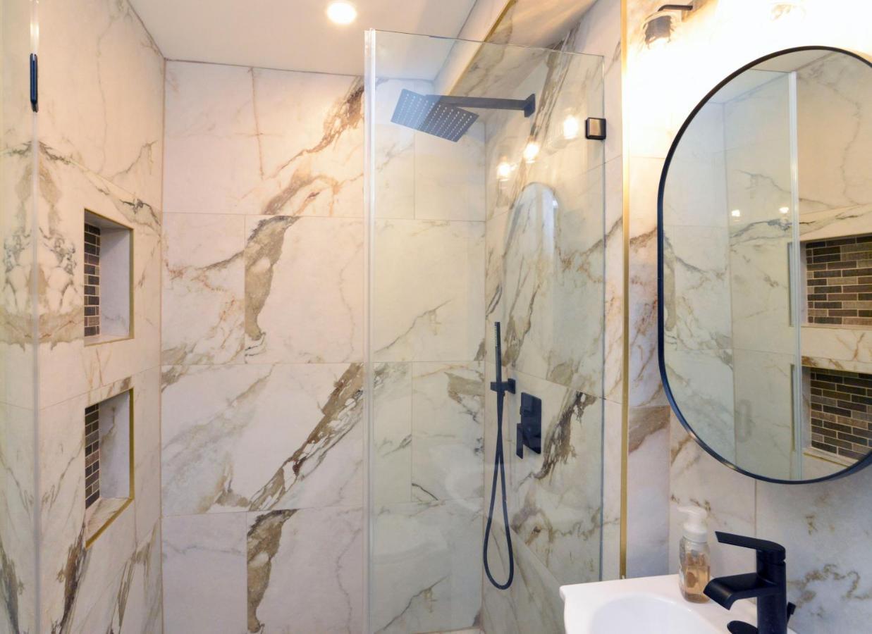 Modern Two Bedroom Condo - Boston Stoneham Екстер'єр фото