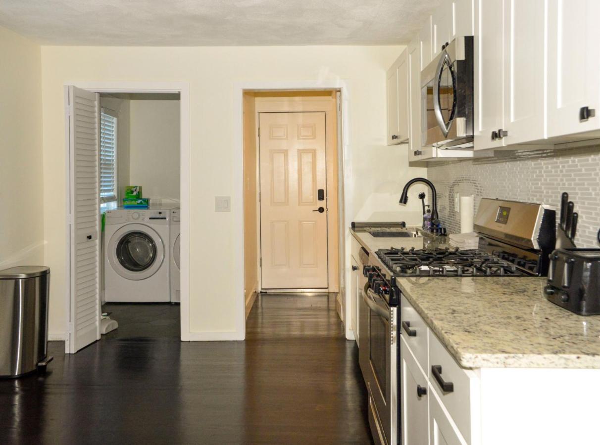Modern Two Bedroom Condo - Boston Stoneham Екстер'єр фото