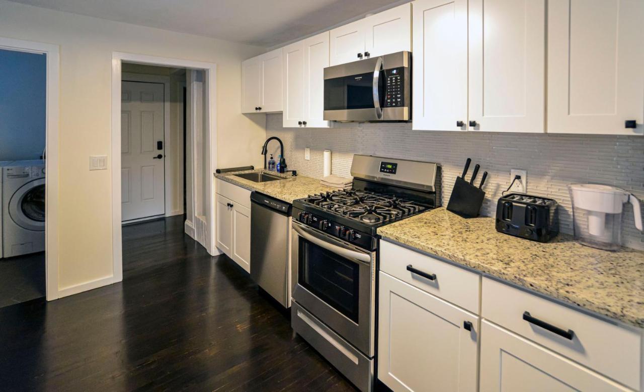 Modern Two Bedroom Condo - Boston Stoneham Екстер'єр фото