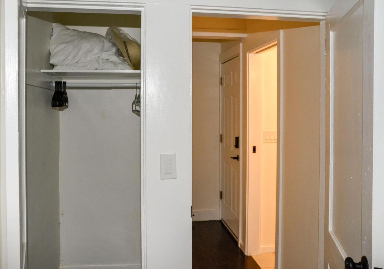 Modern Two Bedroom Condo - Boston Stoneham Екстер'єр фото