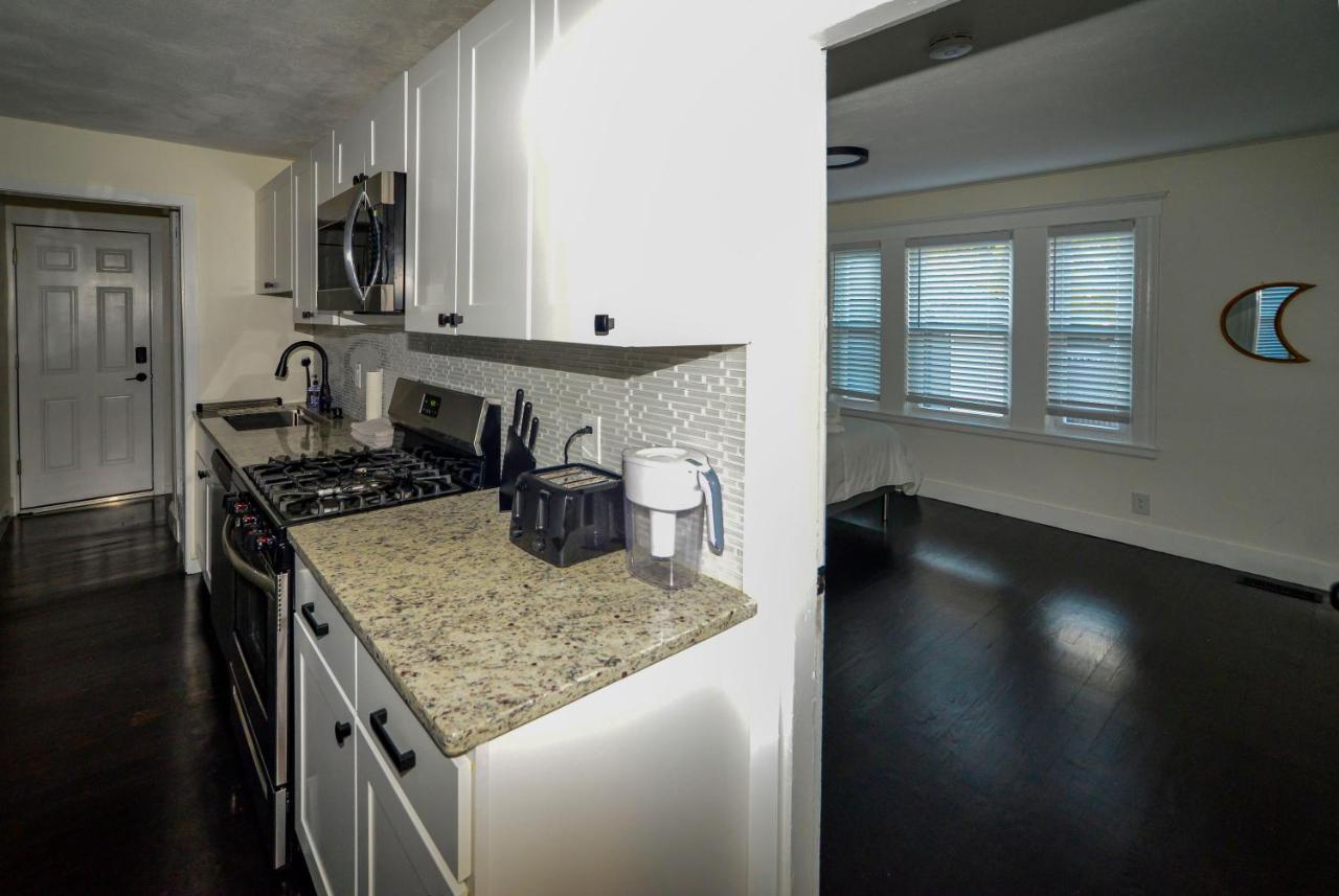 Modern Two Bedroom Condo - Boston Stoneham Екстер'єр фото