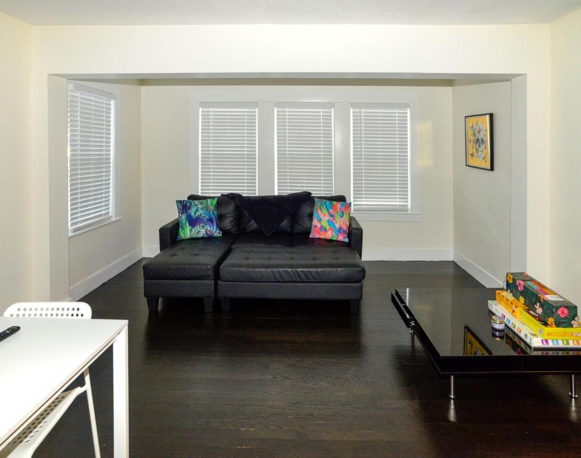 Modern Two Bedroom Condo - Boston Stoneham Екстер'єр фото
