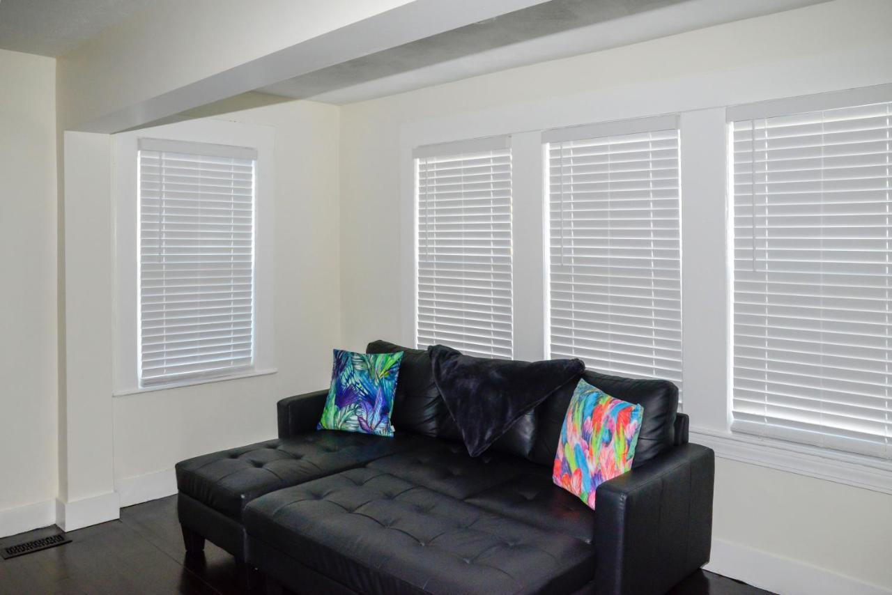 Modern Two Bedroom Condo - Boston Stoneham Екстер'єр фото
