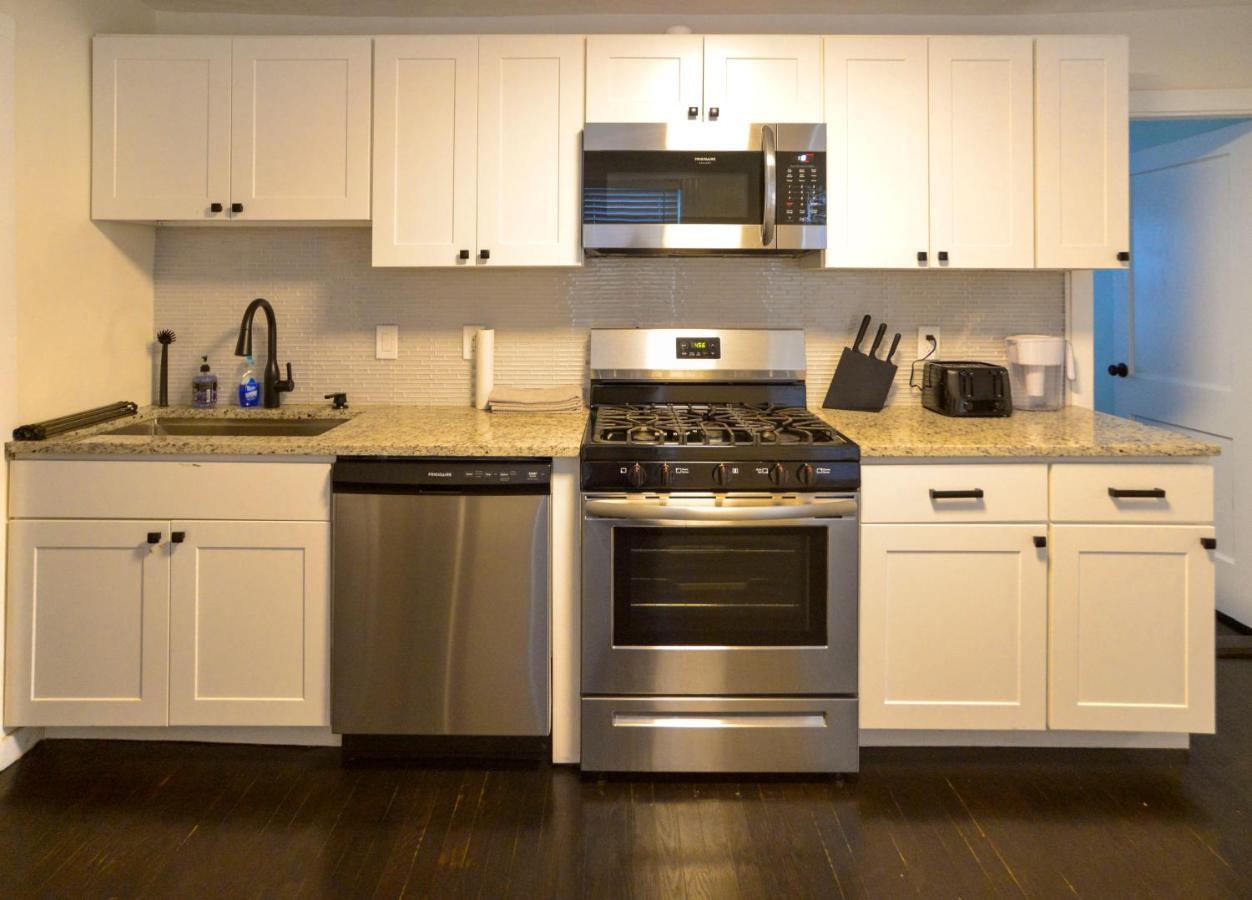 Modern Two Bedroom Condo - Boston Stoneham Екстер'єр фото