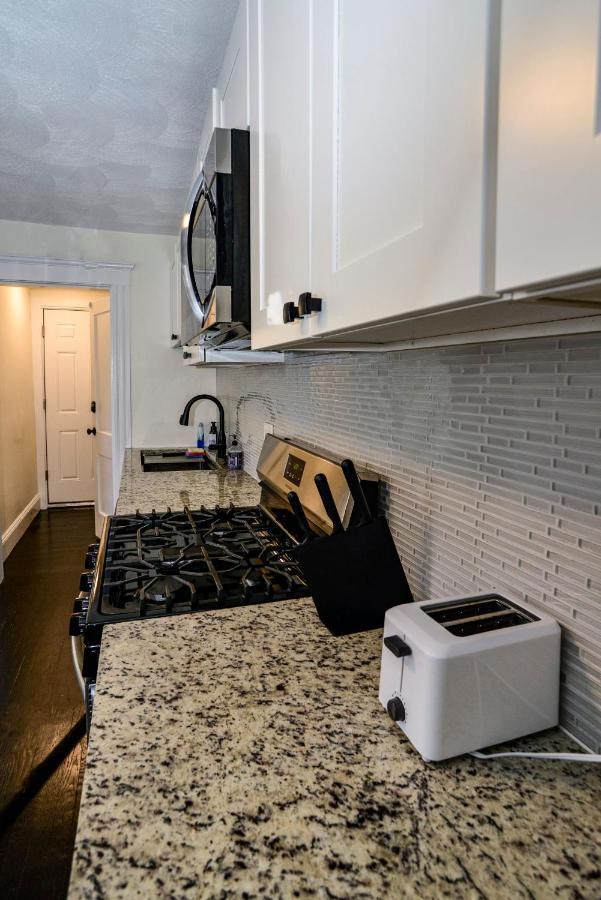 Modern Two Bedroom Condo - Boston Stoneham Екстер'єр фото