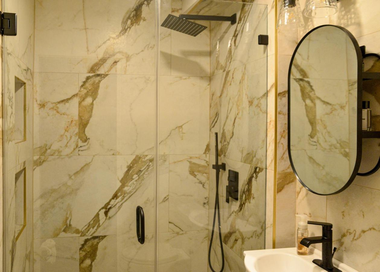 Modern Two Bedroom Condo - Boston Stoneham Екстер'єр фото