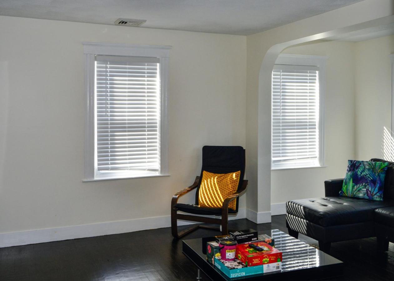 Modern Two Bedroom Condo - Boston Stoneham Екстер'єр фото