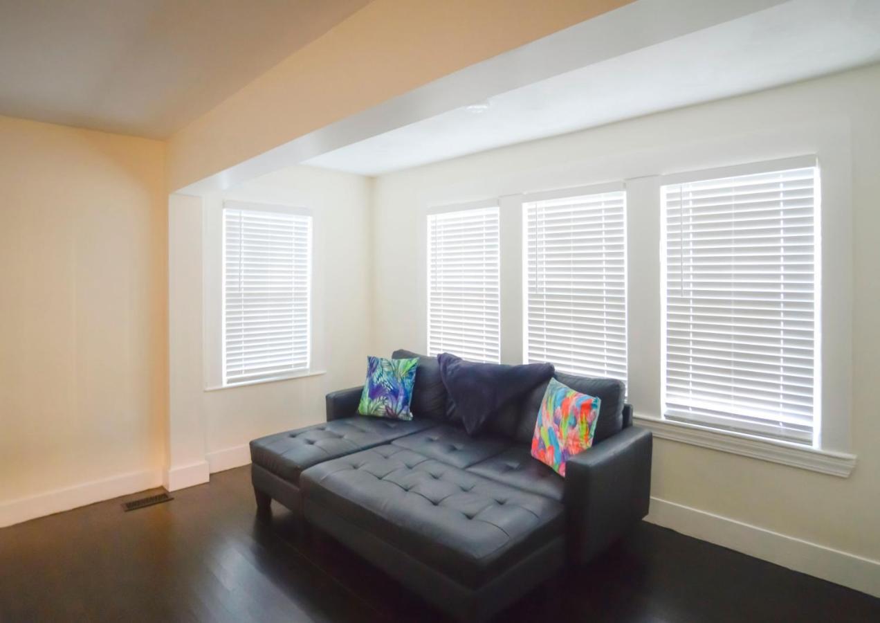 Modern Two Bedroom Condo - Boston Stoneham Екстер'єр фото
