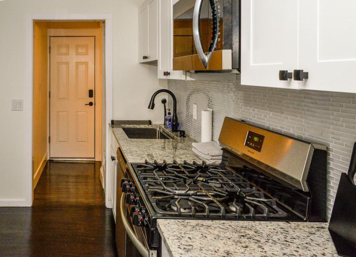Modern Two Bedroom Condo - Boston Stoneham Екстер'єр фото