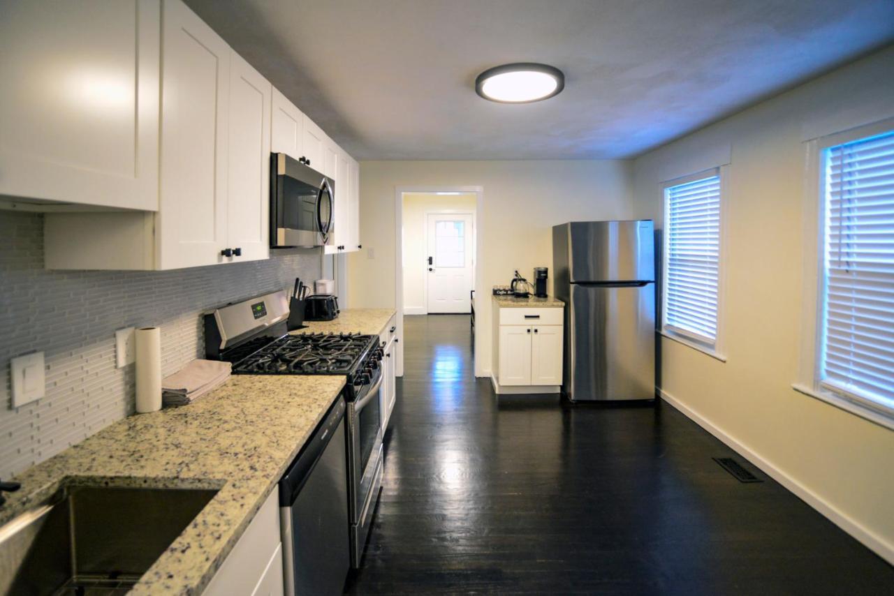 Modern Two Bedroom Condo - Boston Stoneham Екстер'єр фото