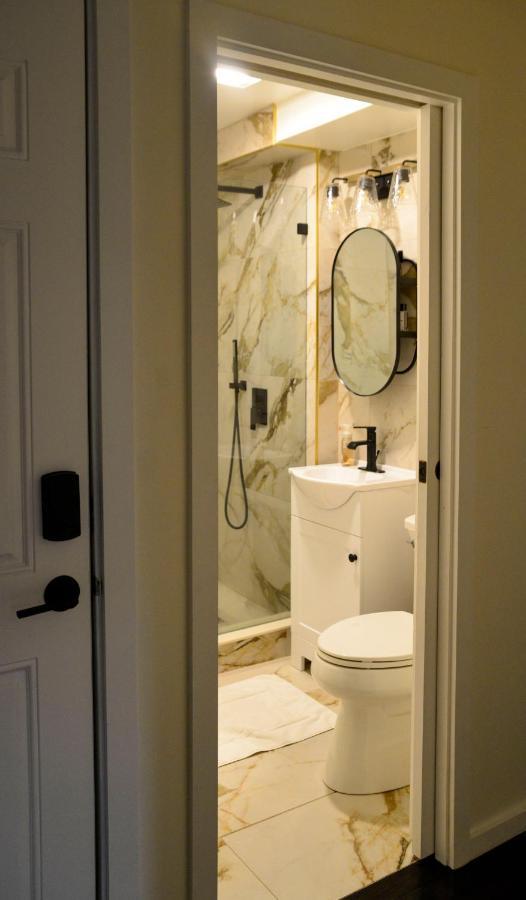 Modern Two Bedroom Condo - Boston Stoneham Екстер'єр фото