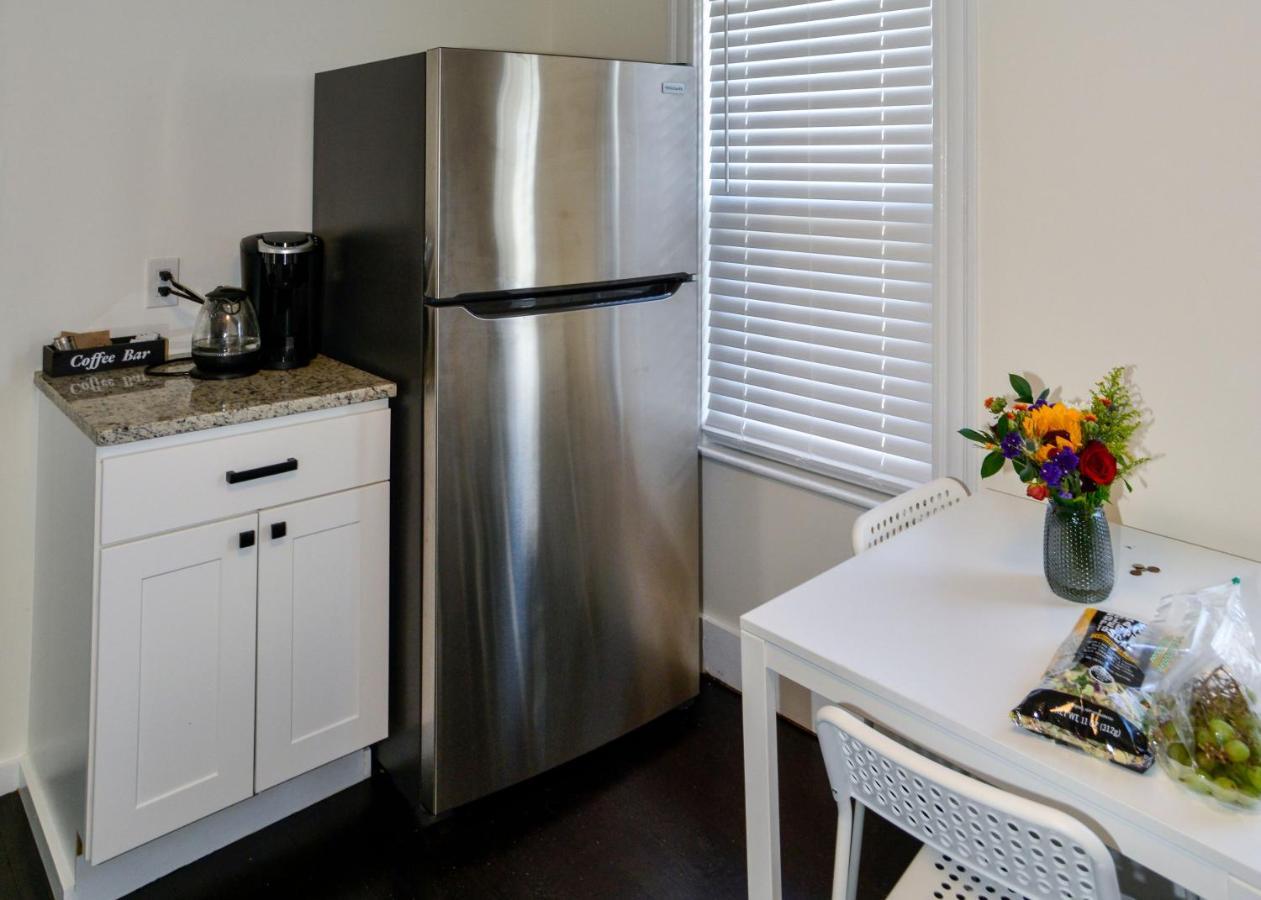 Modern Two Bedroom Condo - Boston Stoneham Екстер'єр фото
